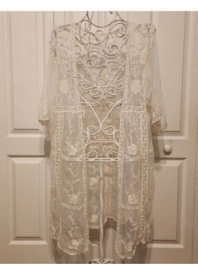 Womens One Size Lauren Conrad Shawl cream Lace Duster Sheer Coverup Boho